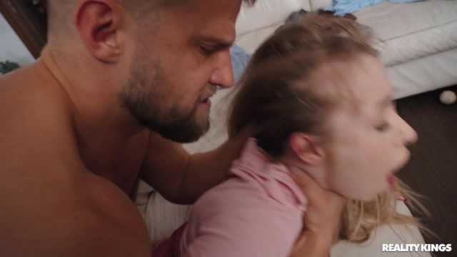 Качок отжарил раком худую сучку с маленькими сиськами